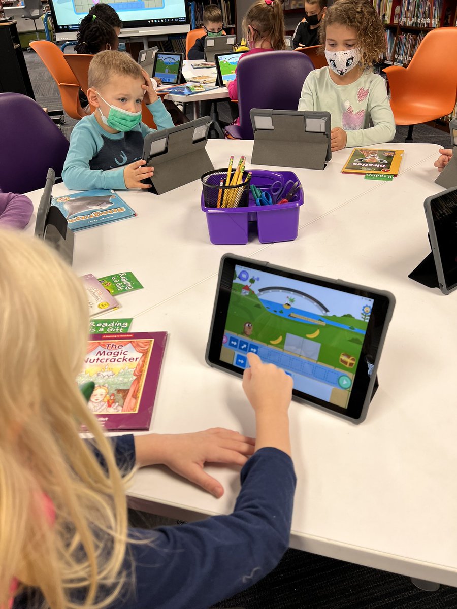 wwplib's tweet image. These Ks are learning to code with @CodeMonkeySTU. So much fun! @WWP_Dalers @118Wwp #HourofCode2021