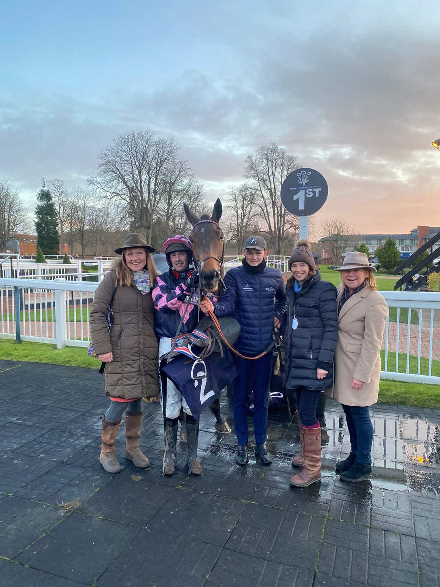 benpauling1's tweet photo. Mr Watson makes easy work of the mud at @LingfieldPark to win well under @nicodeboinville
Delighted for his owners The JP Girls.
A massive thank you to Bass Bloodstock who found him for us! https://t.co/bkJ3mv8P7z