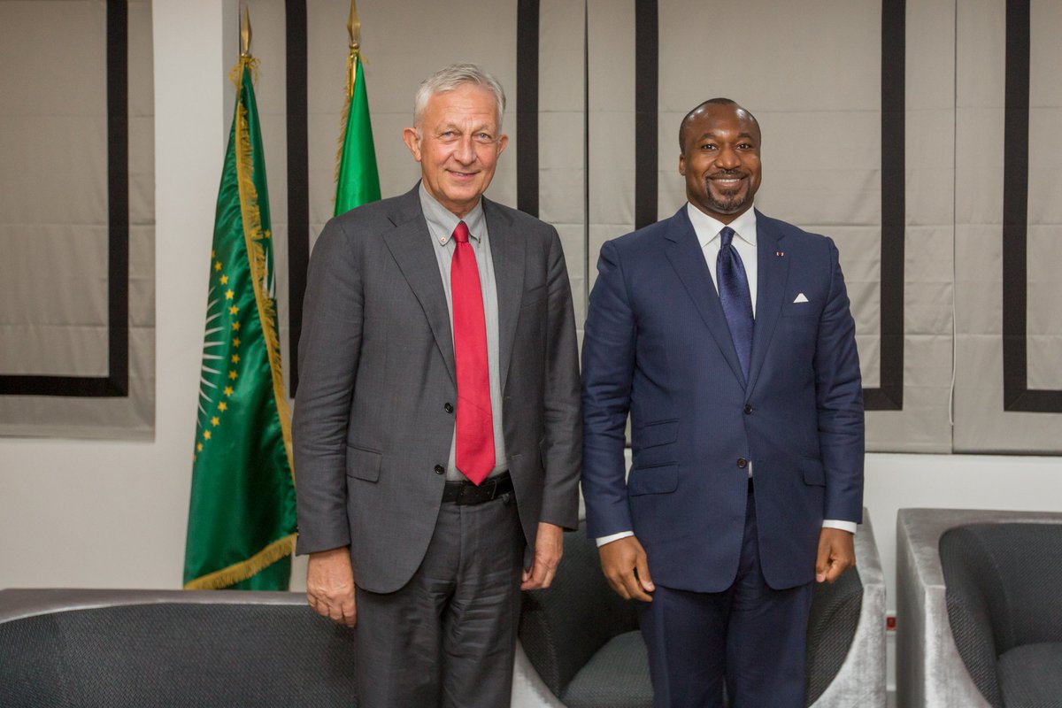 ChristelSassou's tweet photo. J’ai eu le plaisir d’échanger ce 07 décembre à mon cabinet avec l’ambassadeur des Pays-Bas en République démocratique du Congo, qui a fait le déplacement de Brazzaville. https://t.co/1uwz38417J