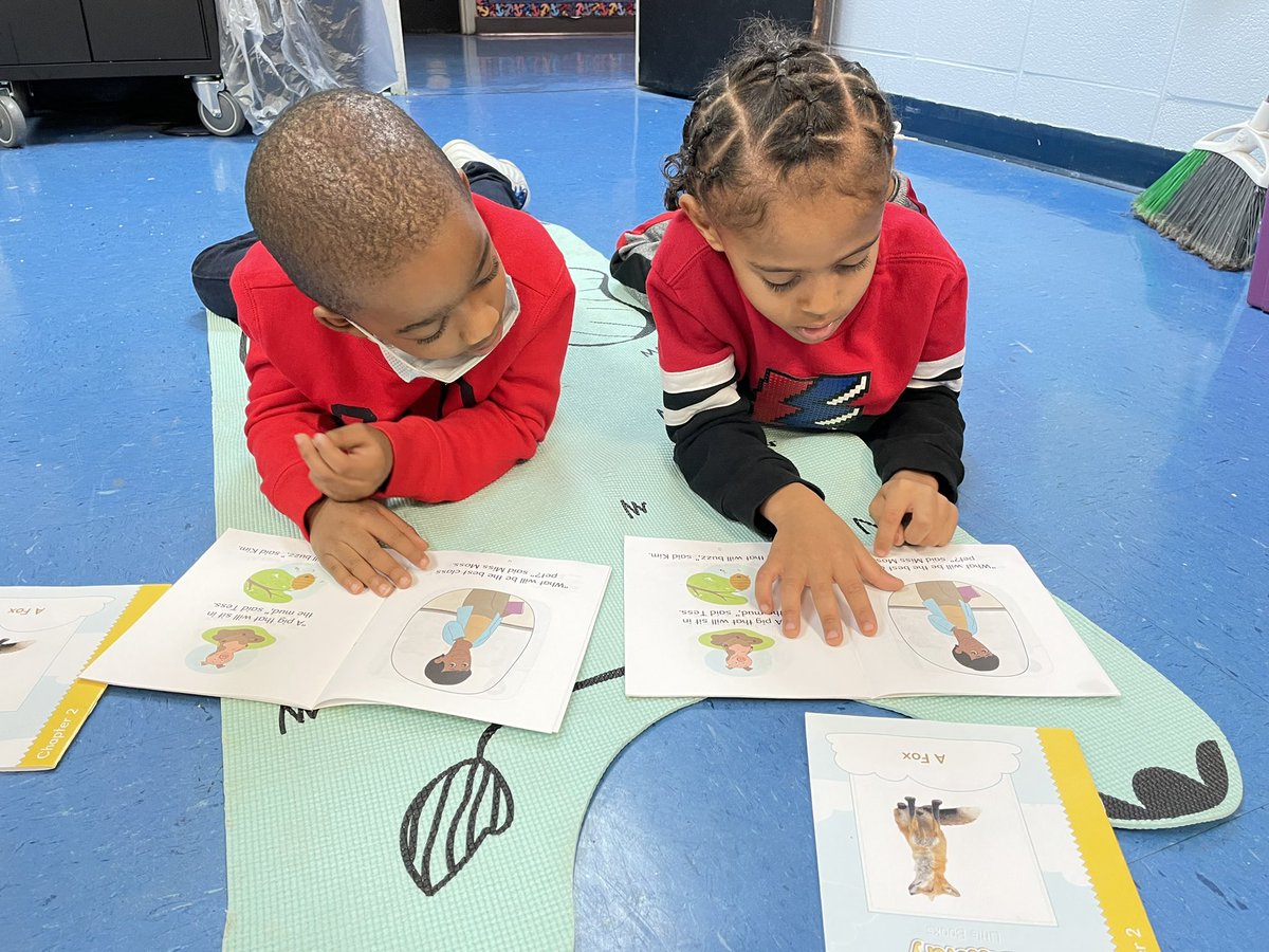 can_howard_'s tweet photo. Beautiful partner reading this morning! Room 112 is putting miles of reading on the tongue!#readingrocks 
@adrychat @mesdebby @TCBOE https://t.co/vGuRfV3rtz