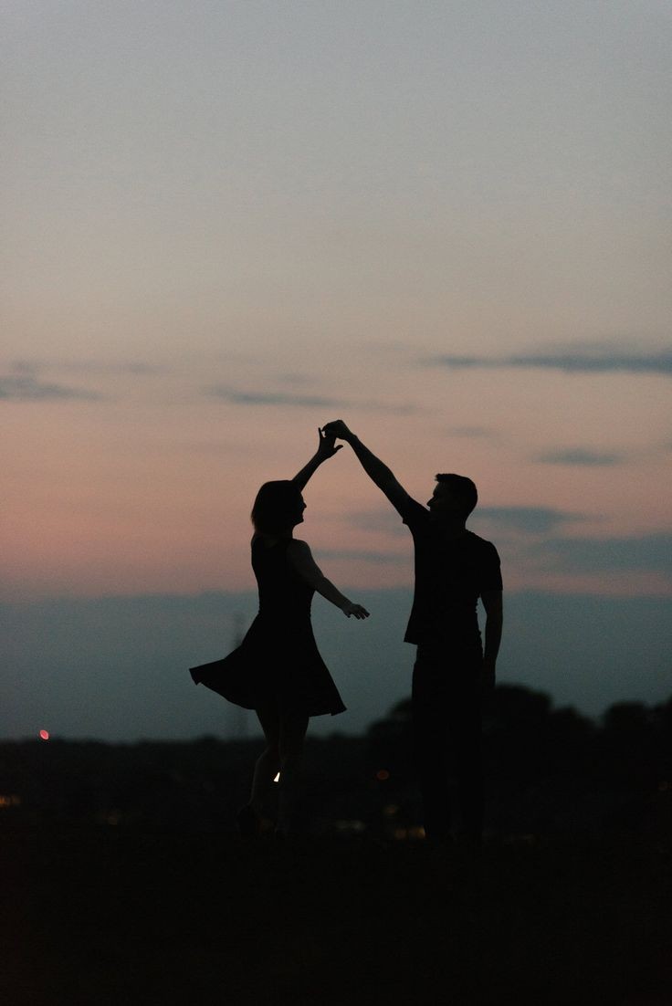 _____Fear's tweet photo. Look at the sky and dance with me 🖤 https://t.co/RgWqbILpsg