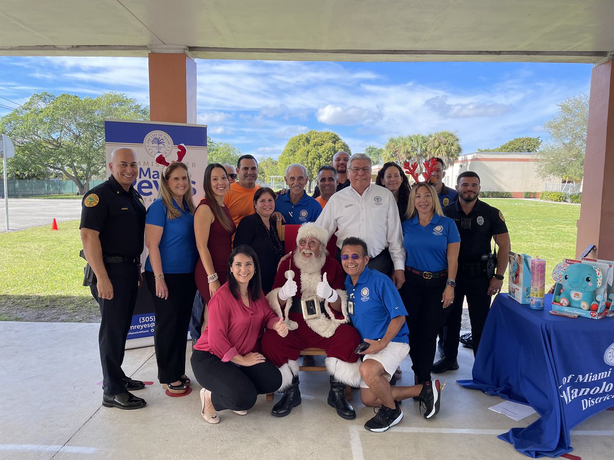 auburndale_elem's tweet photo. Making wishes come true at Auburndale!  Thank you @Manolo4Miami @MagicCityCasino @CityofMiami @MDCPSCommunity https://t.co/w55mZ34nhS
