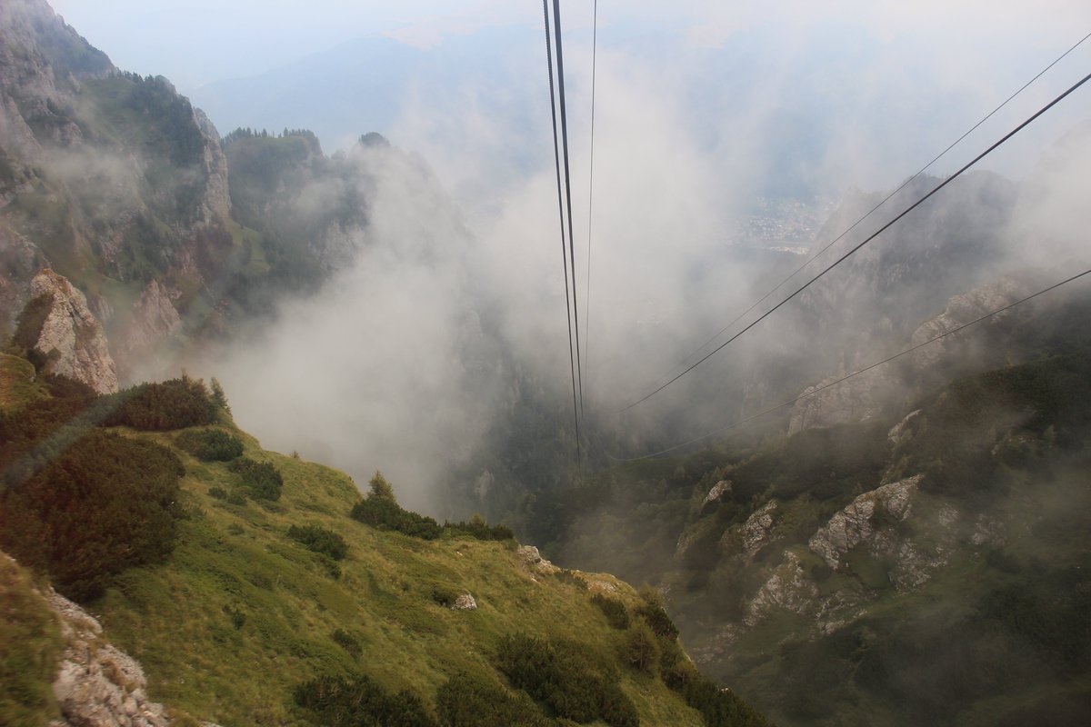 Busteni - Tagestour mit der Seilbahn (Telecabina) von Busteni auf das Bucegi Plateau
=>  mein-rumaenien.de/_blog/96-buste…