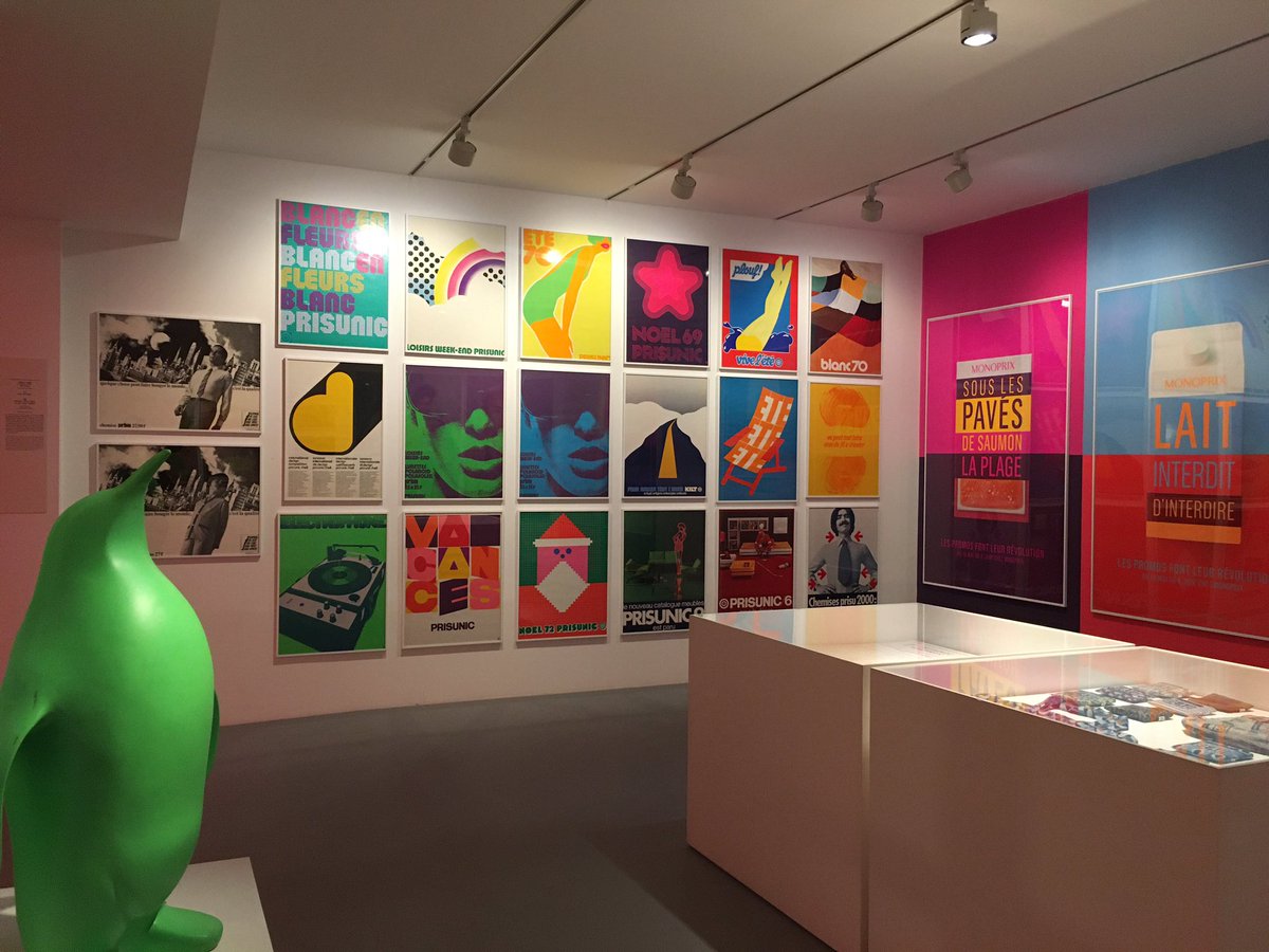 Guiguiii94's tweet photo. Au @madparisfr, la publi-exposition #PrisunicMonoprix où l’enseigne aligne ttes ses séries commercialisées ces 10 dernières années.
Un sujet et une com carrément trompeurs ! Prisunic, les 30 Glorieuses, c’est 3 salles et qq objets éparpillés, un propos presque absent et formaté. https://t.co/uOc08hiHAK