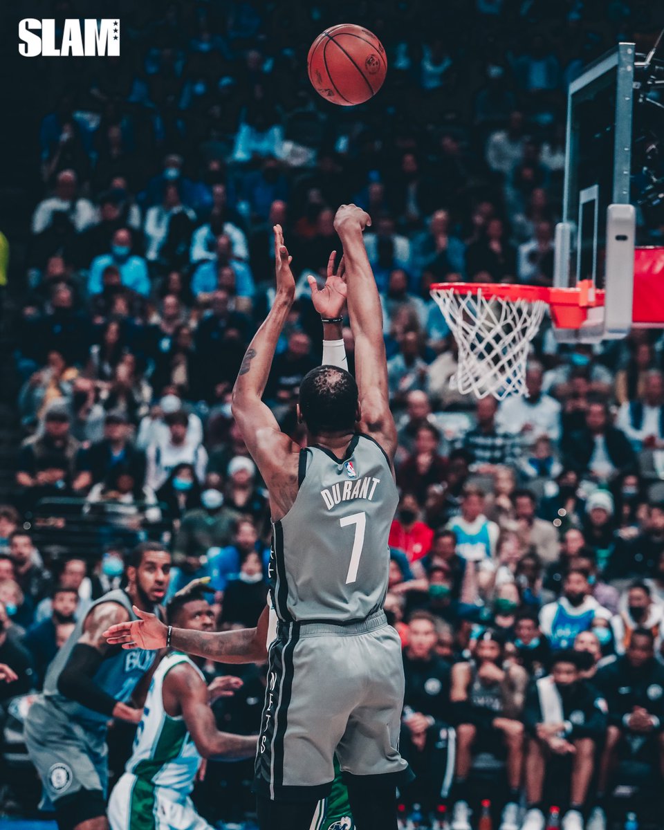 SLAMonline's tweet photo. Mannnnn, this level of artistry is crystal clear when it’s frozen in time like this. 📷: @iamdresito https://t.co/N1VRJYCSxw
