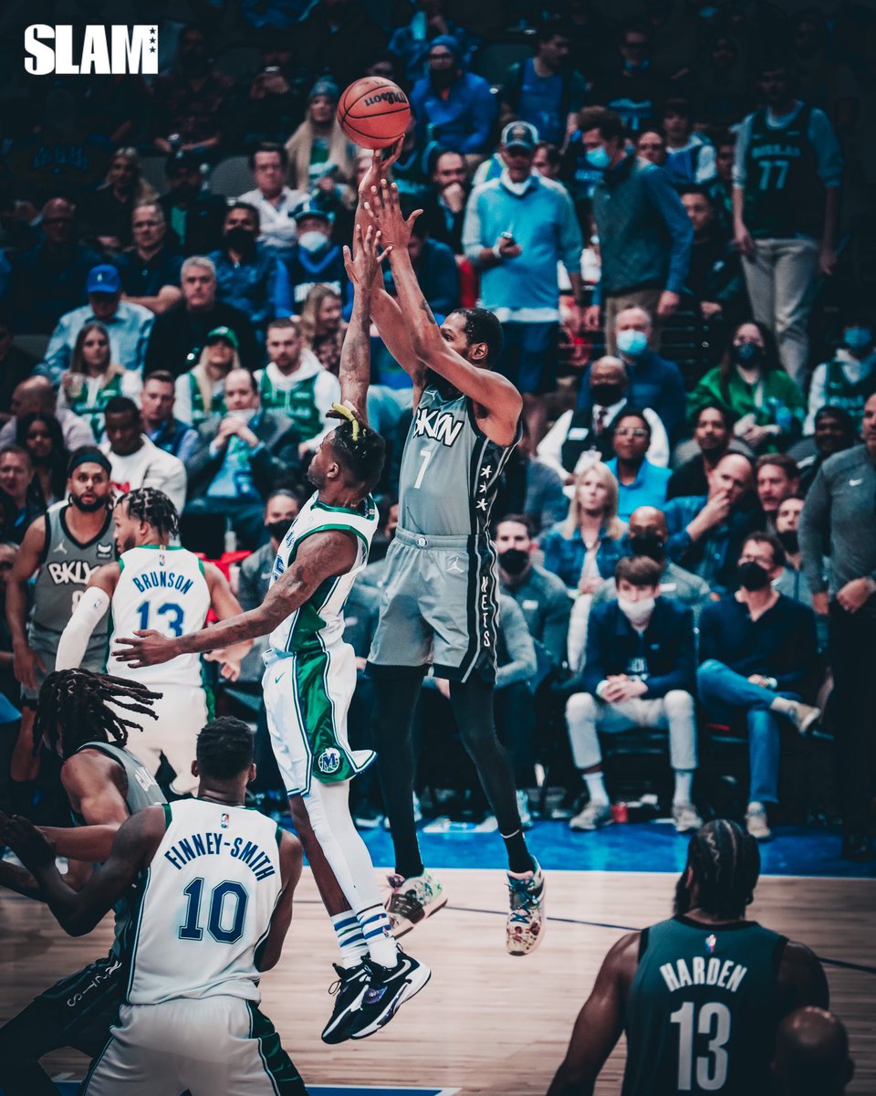 SLAMonline's tweet photo. Mannnnn, this level of artistry is crystal clear when it’s frozen in time like this. 📷: @iamdresito https://t.co/N1VRJYCSxw