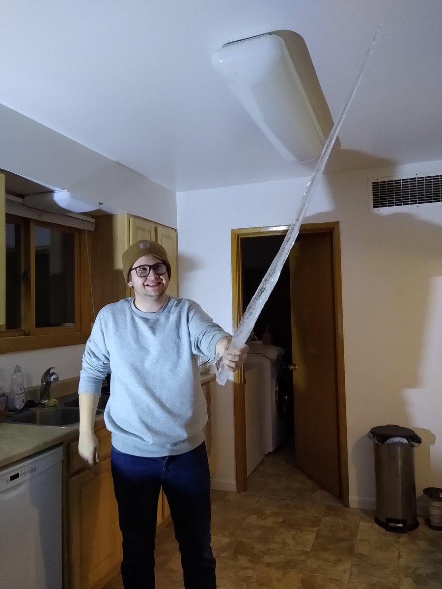 DebWWH's tweet image. That's one bad ass icicle! ⛄