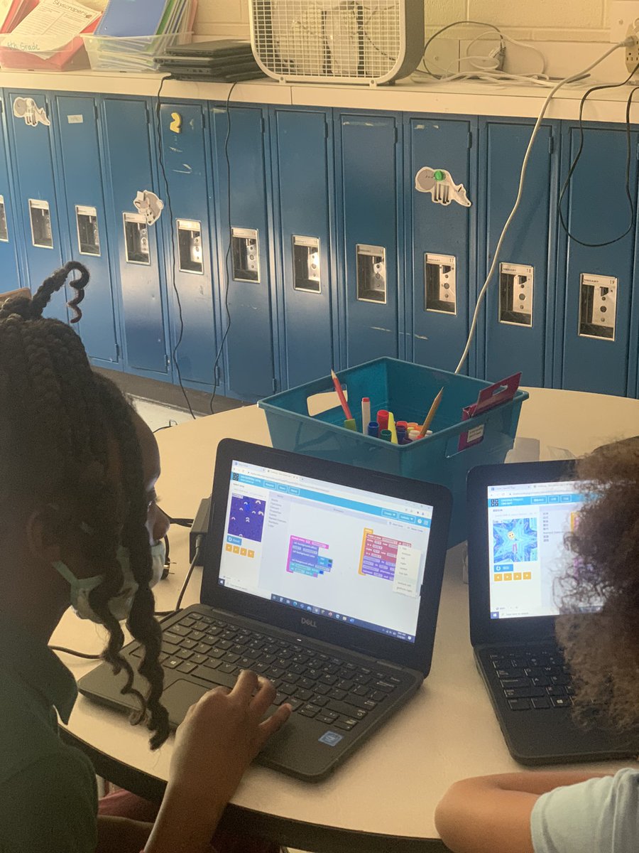 teachvt1's tweet photo. It’s computer science week. Making things happen @codeorg #cseverywhere https://t.co/CFh9gh7w6h