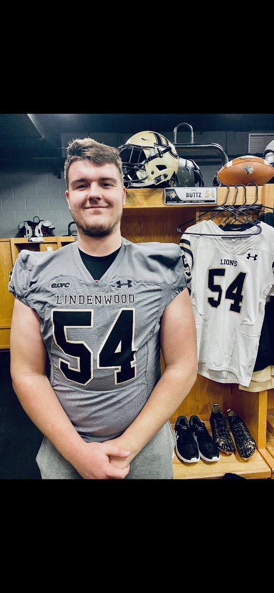 ButtzRyne's tweet photo. After an awesome visit and a great conversation with @stugfb, I am blessed to receive an offer from @LindenwoodFB! Big thanks to @Lindenwood_OC for showing me around! https://t.co/4FvRSuSebZ