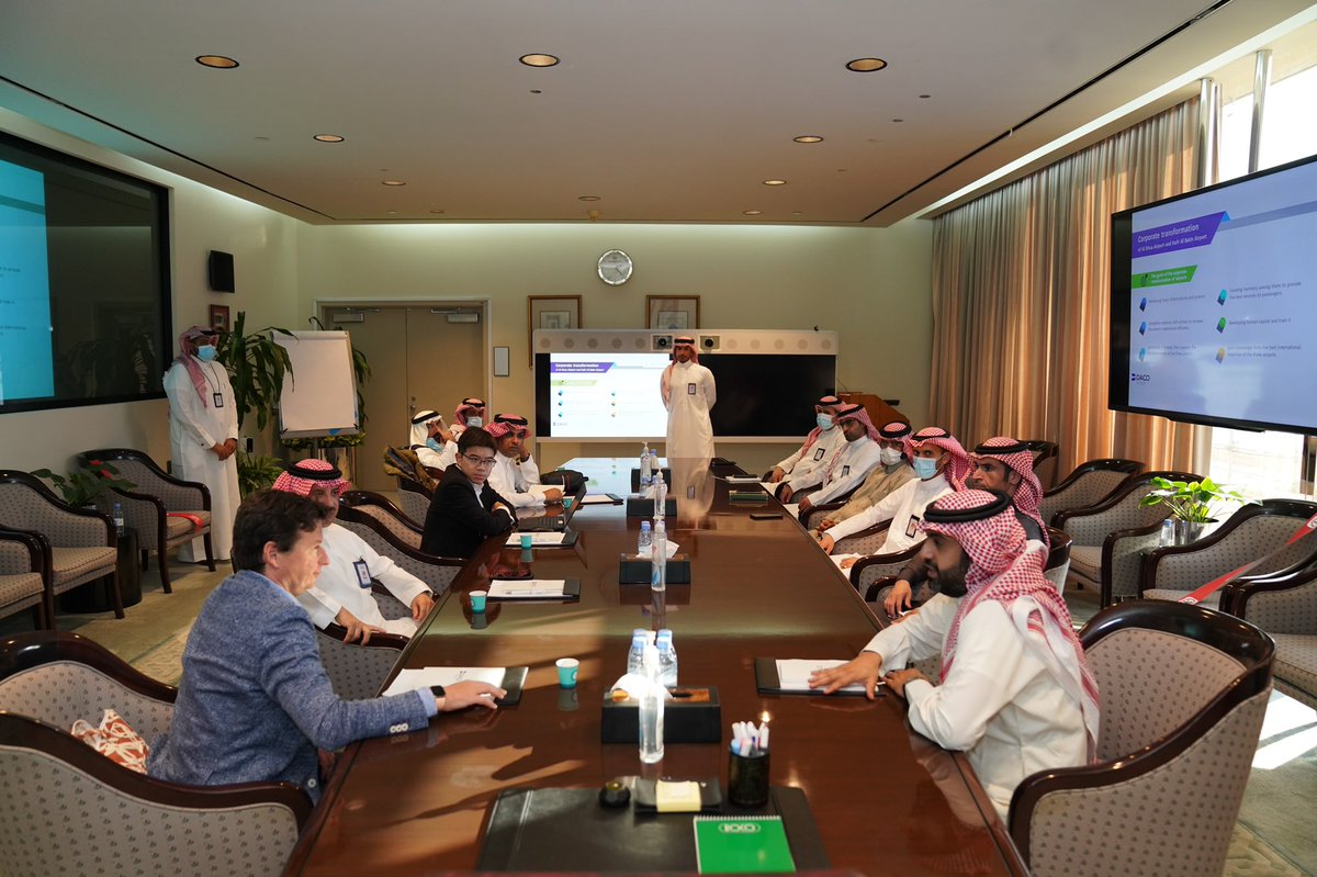 DammamAirports's tweet photo. استقبل الرئيس التنفيذي لشركة #مطارات_الدمام @alharbifs المدير العام لمجلس المطارات الدولي لإقليم آسيا @ACIAPAC السيد ستيفانو وليون ومساعد الرئيس التنفيذي للعمليات بالهيئة العامة للطيران المدني @albasam_s https://t.co/UJRkge0cS7