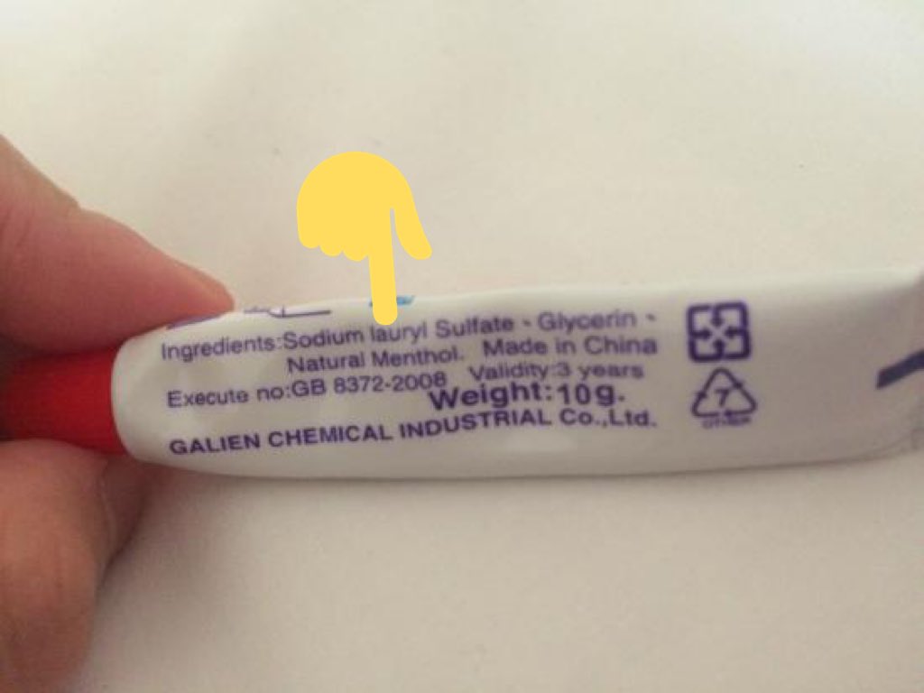 أحد أسباب ظهور التقرحات الفموية المتكررة هو معجون الأسنان الذي يحتوي على مادة sodium lauryl sulfate تختصر SLS

إذا كنت تعاني من نفس المشكلة ابحث عن معجون لا يحتوي عليه

doi: 10.1111/jop.12845

#صوت_الطبيب