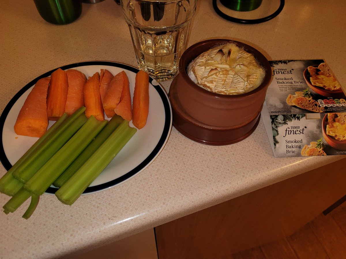 AudreyMarks19's tweet photo. I am having cheese ๐ง and wine ๐ท.
#ThisIsNotaParty #JohnsonOut #JohnsonHasFailedTheNation #JohnsonResign #JohnsonTheCorruptPM https://t.co/sgEyGwonad