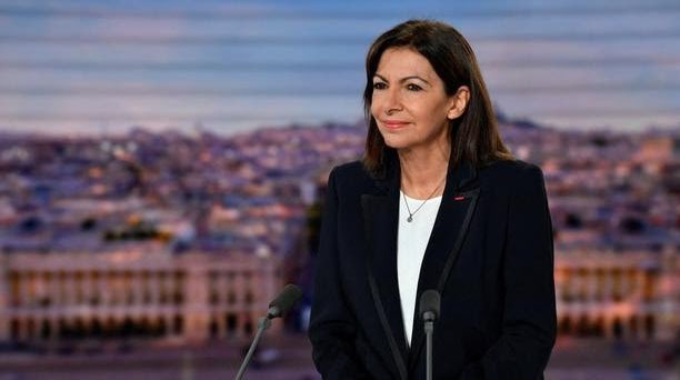 En proposant une grande #primaire de la gauche, <a href="/Anne_Hidalgo/">Anne Hidalgo</a> prend ses responsabilités pour rendre le rassemblement possible et réveiller -enfin- l’espoir dans notre pays ! 

#LeCourage #LeRassemblement