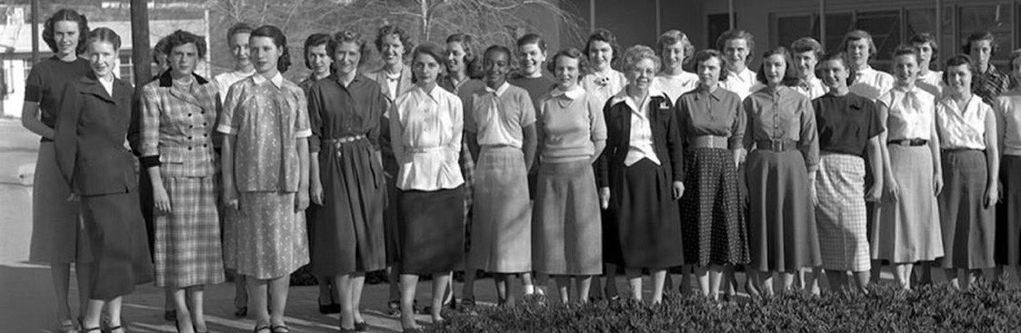 ValaAfshar's tweet photo. @elonmusk The women of the Jet Propulsion Laboratory helped launch the first American satellites, lunar missions and planetary explorations. 

(Photo of computer programmers from 1953) https://t.co/HWWNhV56fJ