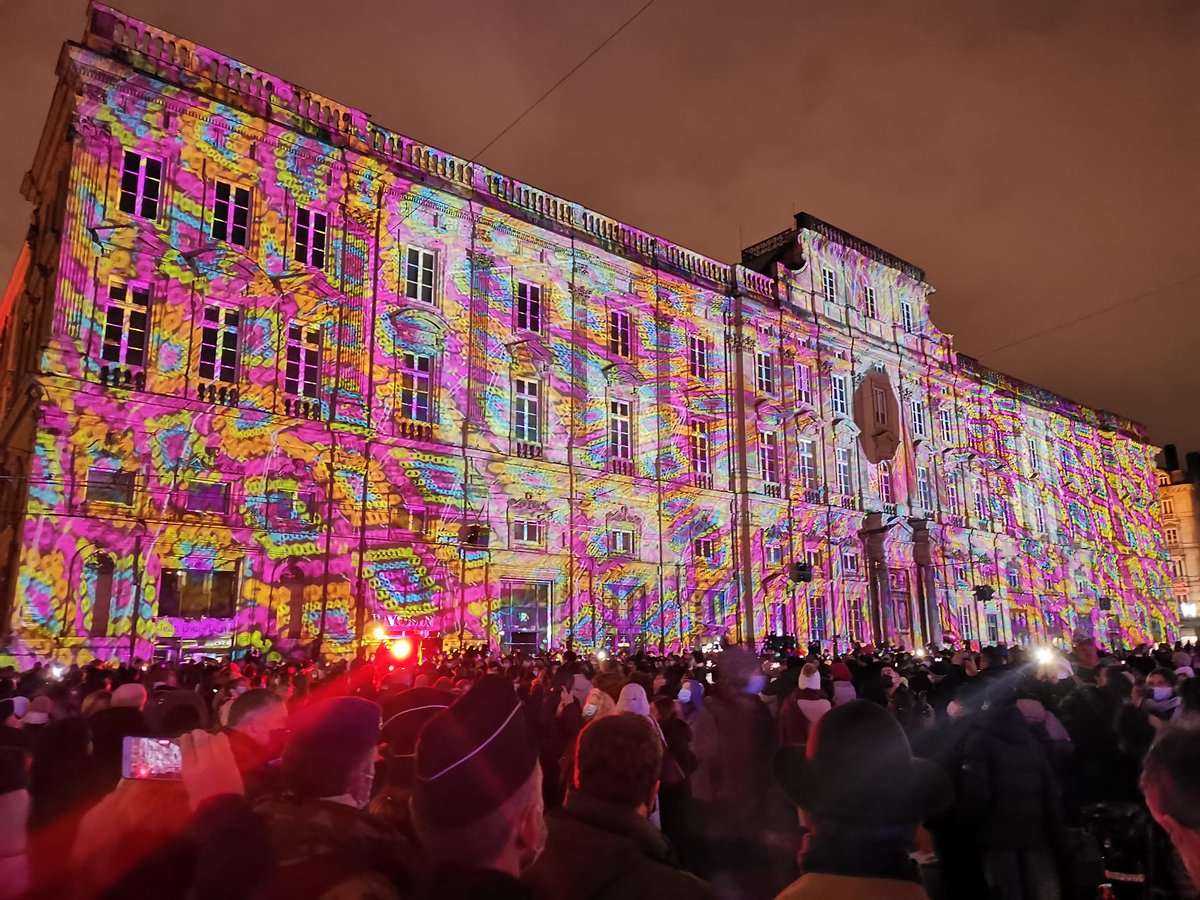 NublatFaure's tweet photo. ✨Gratuite, populaire, féerique. ✨ Coup d'envoi de la fête des Lumières 🤩 https://t.co/6gslHNW5wG
