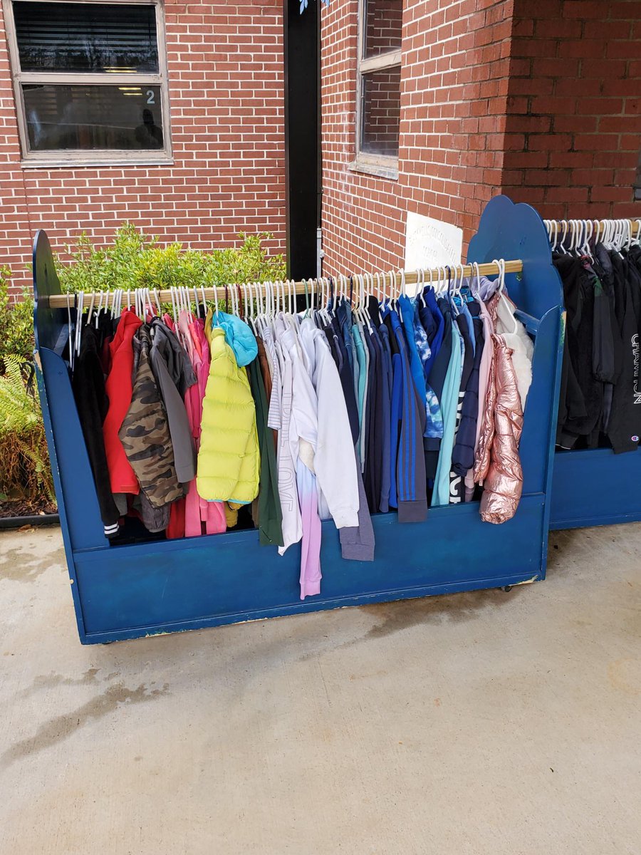 BlackwellElem's tweet photo. Is your child missing a jacket, sweatshirt, water bottle, etc.? Beginning today, Wednesday, December 8th, until Friday, December 17th, please come by the front entrance to look for your missing items. Everything will be donated to Goodwill after Friday, December 17th. https://t.co/dSR6GbP1cS