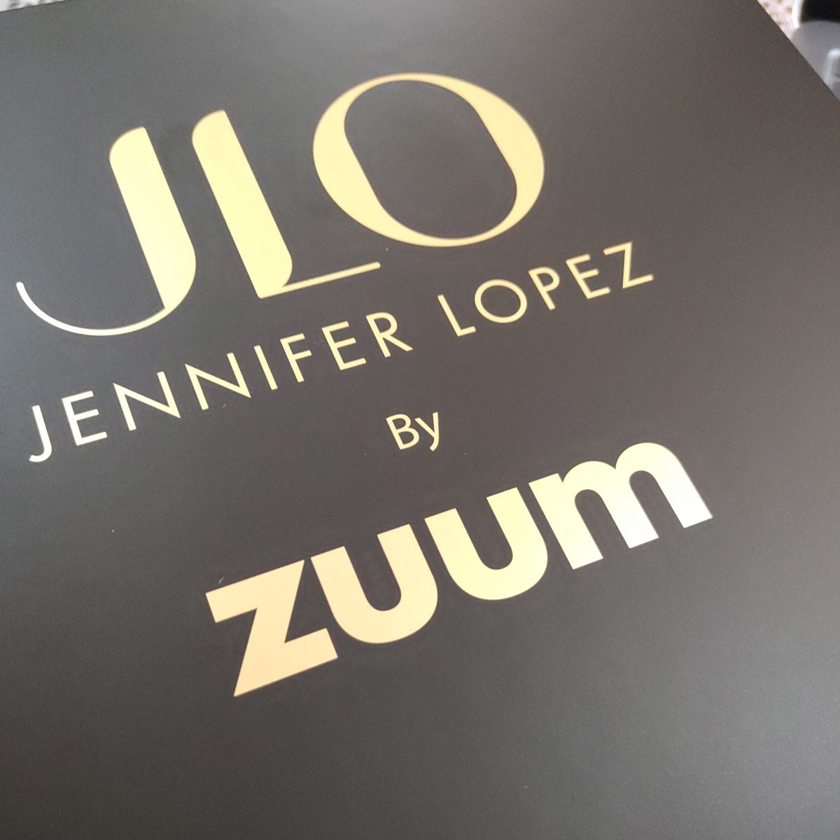 isopixel's tweet photo. Por supuesto el #AuraPlus by #JLo, ya está disponible para comprar en todas las tiendas @Coppel del país y en línea a un precio de $5999 pesos. https://t.co/kNAyvjWL2a