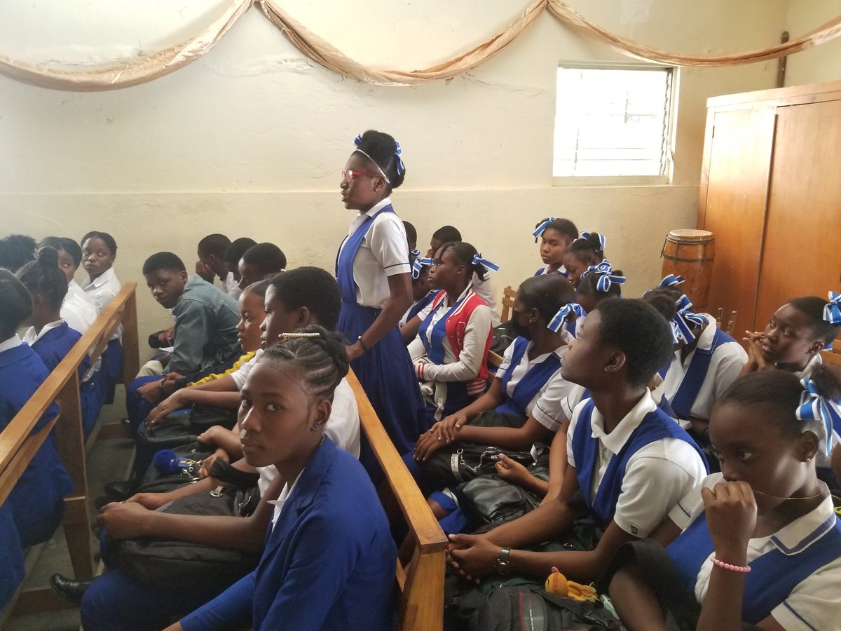 medejh's tweet photo. Conférence sur la Gestion des #émotions après un événement #traumatisant à l'école congréganiste Adrien Massa de Pèlerin, Pétion-ville. 08.12.2021
#AppuiPsychosocial #ImplicationCitoyenne #SupportPsychologique @tvaldaHT @psyhaiti https://t.co/srN7g2XEfX