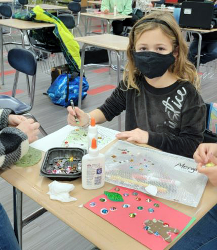 ESBOCES's tweet photo. Spreading cheer was the theme at the ESBOCES Enrichment Programs based in the @eischools and @comsewoguepride as students made cards holidays to be sent to local nursing homes and homes for veterans. #EducationalSupportServices #EnrichmentPrograms #ServingDistricts https://t.co/mgtO1m2gu9