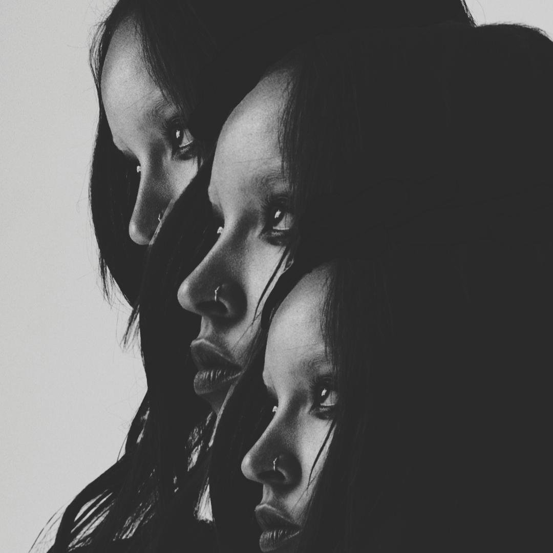 vinitheeyonce's tweet photo. 𝐡𝐨𝐦𝐞 𝐰𝐢𝐭𝐡 𝐲𝐨𝐮, the second single of cheers to my tears is OUT NOW!
🏠 LISTEN BELLOW
RPG @HallucinateRPGs • #SocialHallu • #SingleH5 https://t.co/6DxwxhS2kR