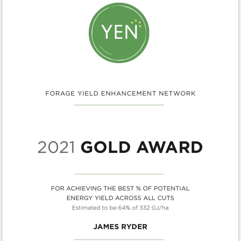 ForageYen's tweet photo. Huge congratulations to our 2021 Gold Award winner - James Ryder who was sponsored by @CortevaForage. James took home four awards this year with his impressive yield and quality cuts of grass silage 🥇🚜 🌱#silage21 #Harvest2021 #forage #grass @ADASGroup  @adasYEN https://t.co/f1QuRkplxx