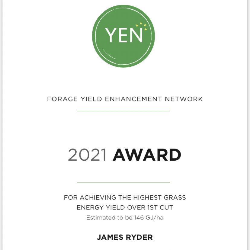 ForageYen's tweet photo. Huge congratulations to our 2021 Gold Award winner - James Ryder who was sponsored by @CortevaForage. James took home four awards this year with his impressive yield and quality cuts of grass silage 🥇🚜 🌱#silage21 #Harvest2021 #forage #grass @ADASGroup  @adasYEN https://t.co/f1QuRkplxx