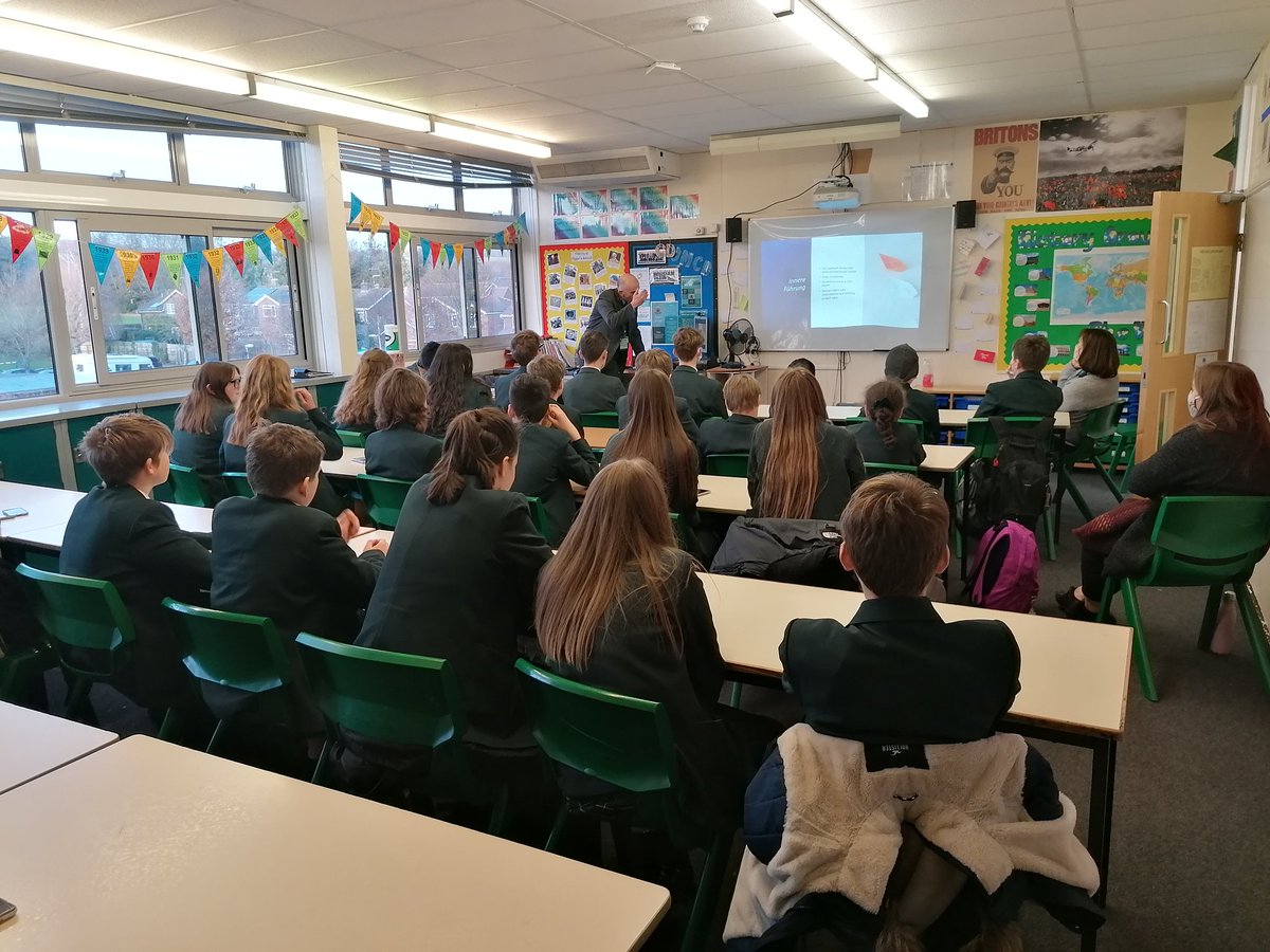 eggars_history's tweet photo. Historians know how to fill a room! Fab lecture from Farnham College @activatelearning as part of #EEExtra #WeAreEggars https://t.co/4GwtWFkAFF