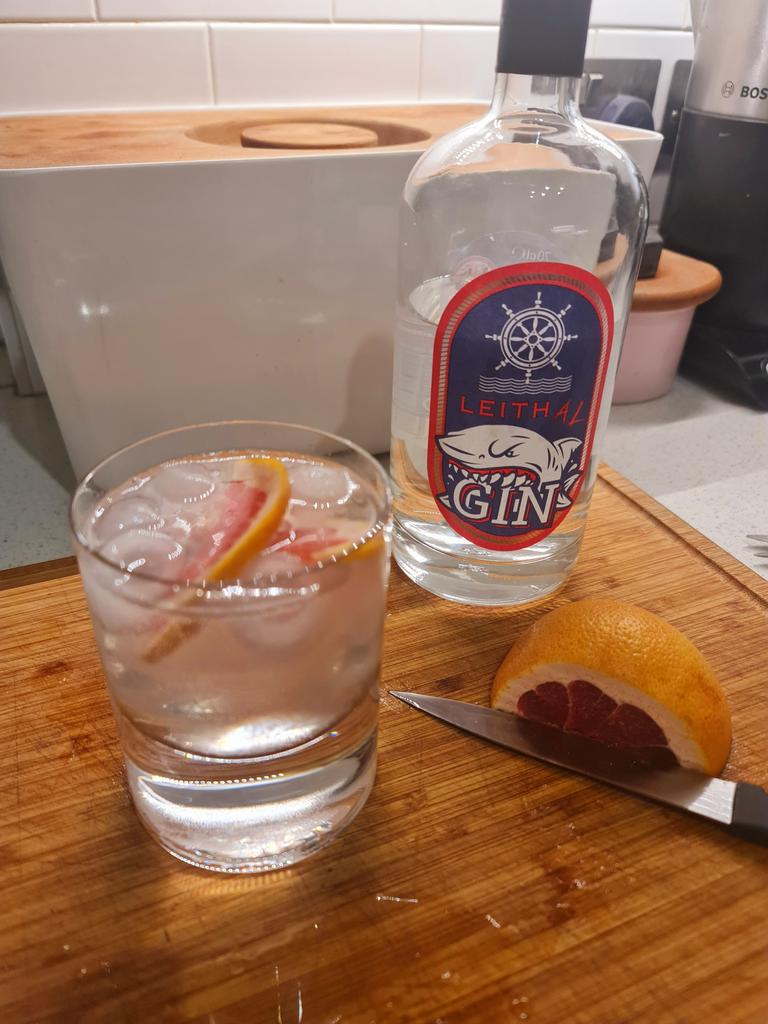 ccshoreditch's tweet photo. Hello my old friend #DayGin @TheLeithGin #LeithAl https://t.co/UUZkn8EBJK