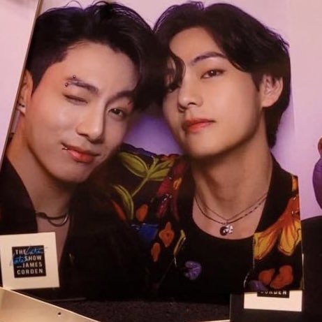 taetogukkk's tweet photo. the fits omgggg https://t.co/4eThE52y8l