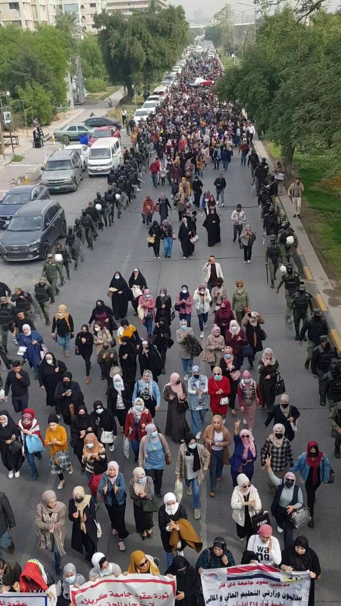 glenajabar's tweet photo. هل يليق بنا نحن ابناء الشعب العراقي العاملين في وزارة التعليم الوقوف بالشارع في هذا البرد لمدة اربعة ساعات من أجل مقابلة مسؤول في الدولة ثم يتجاهلنا بكل برود ⁧ #وزاره_التعليم_تظلم_عقودها⁩ https://t.co/PRtxb3ewG0