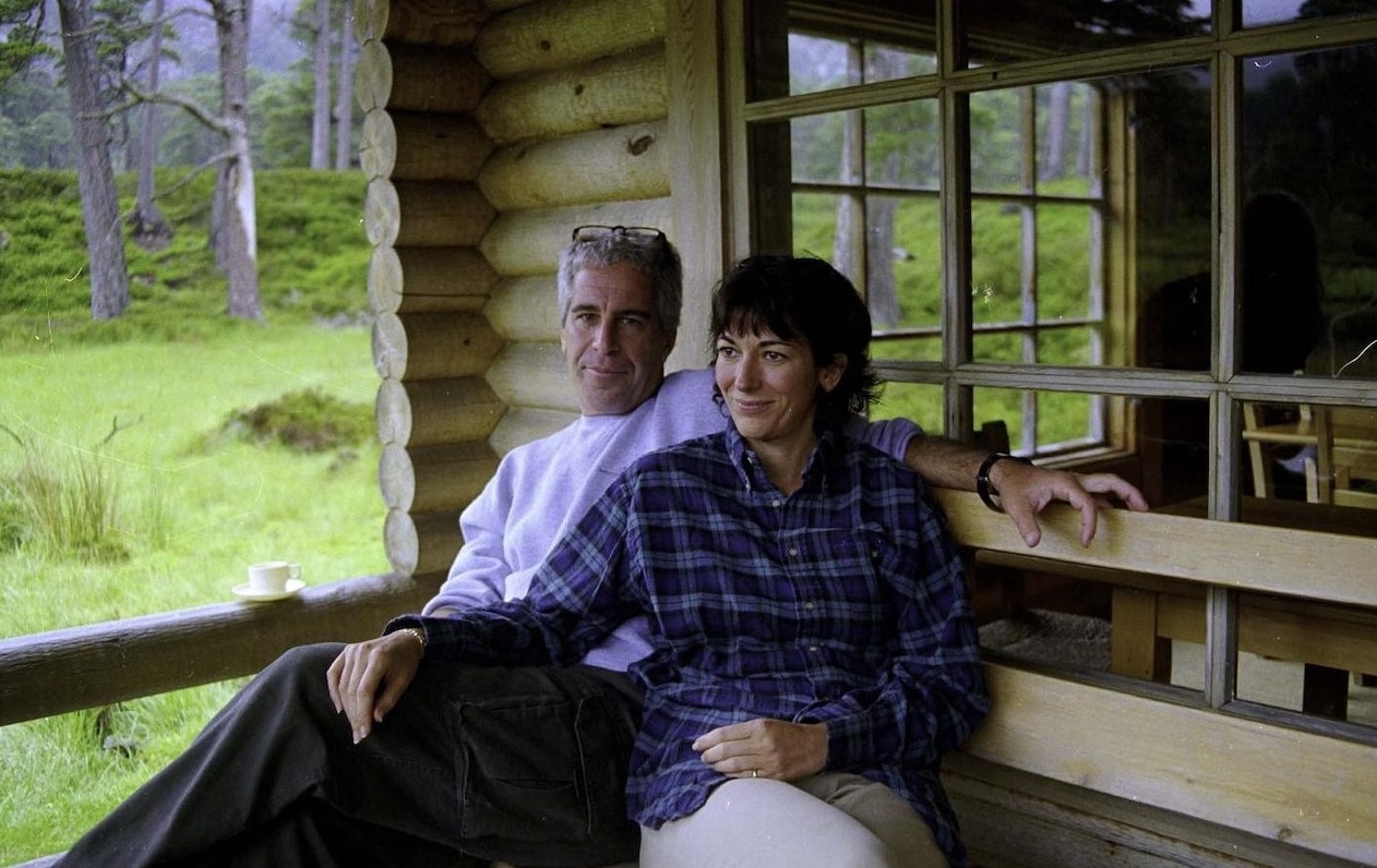 omid-scobie-on-twitter-a-photo-of-ghislaine-maxwell-and-jeffrey