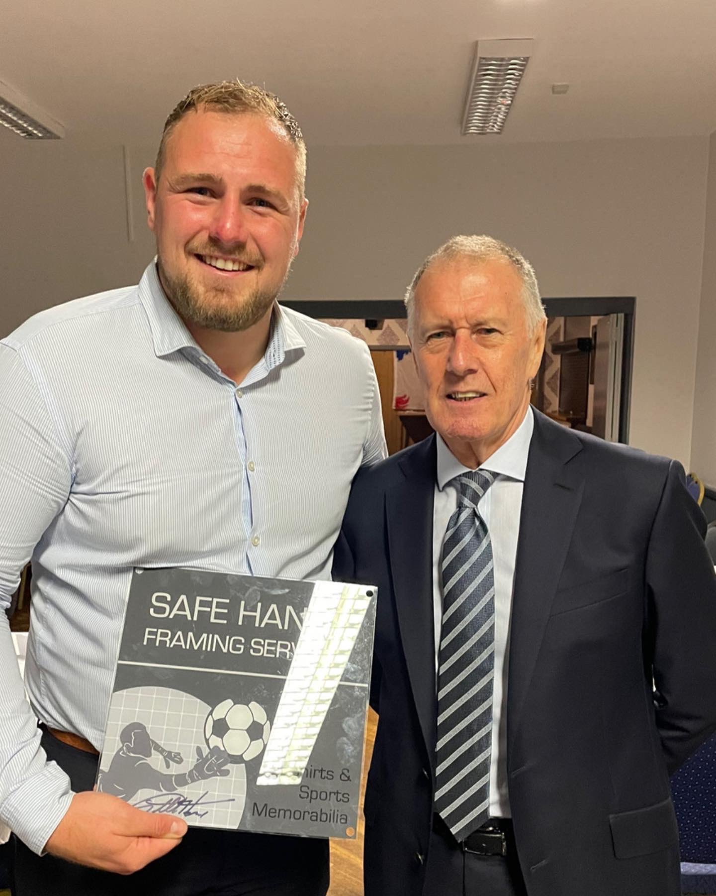 Happy 80th Birthday to Sir Geoff Hurst! What a pleasure it was to meet you Sir! 
