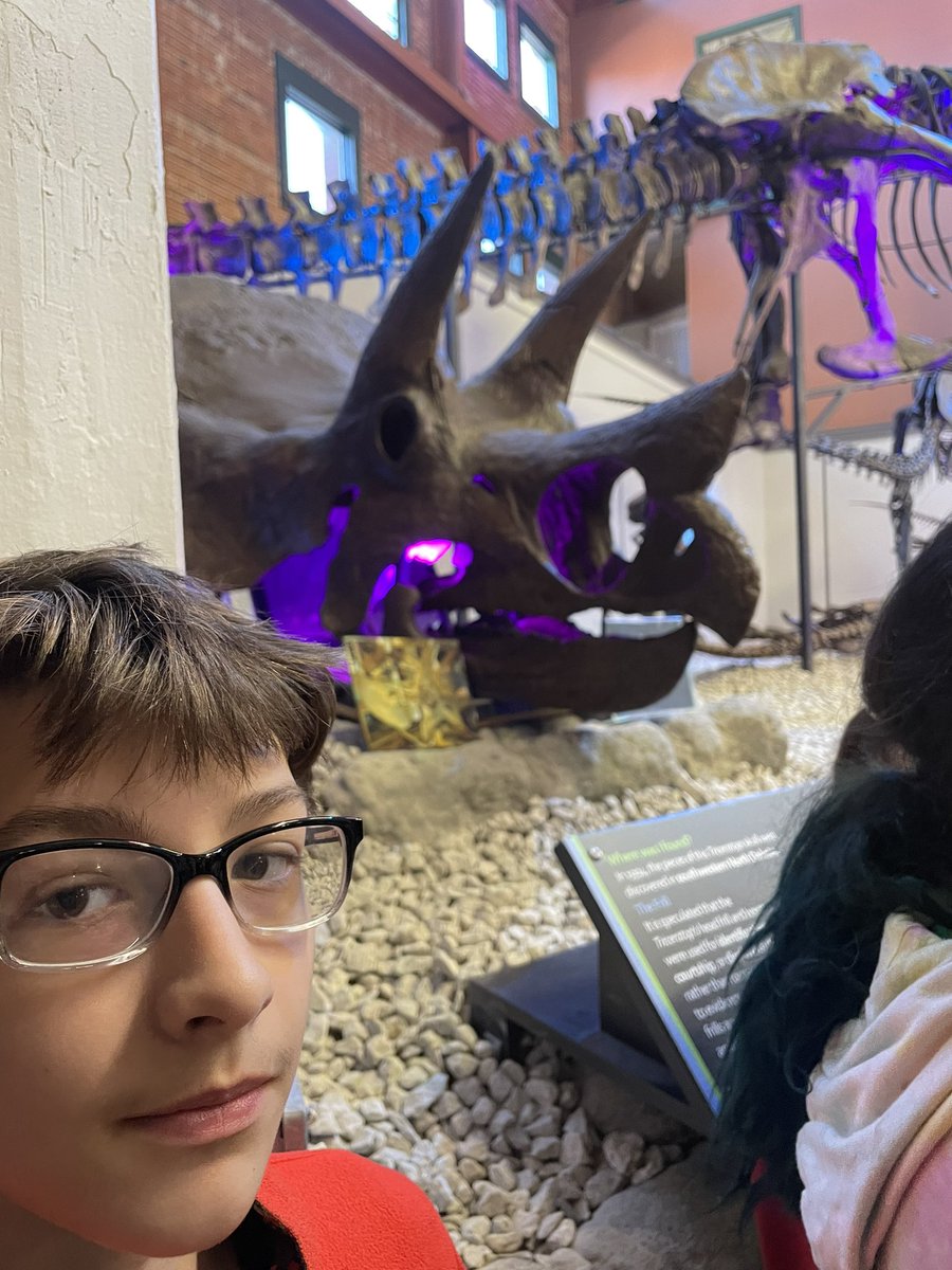FredoniaLES's tweet photo. Fantastic fossil exhibit 6th grade learning about here at Museum of World Treasures in Wichita! #leshinelc https://t.co/0021hV5MBD