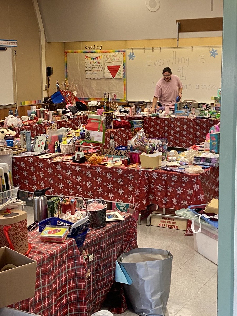 Country Store is open for business! Thank you, Shannon and the Parent Faculty Club for all your efforts!! 1 paw pat = $1
#wolfpackroar