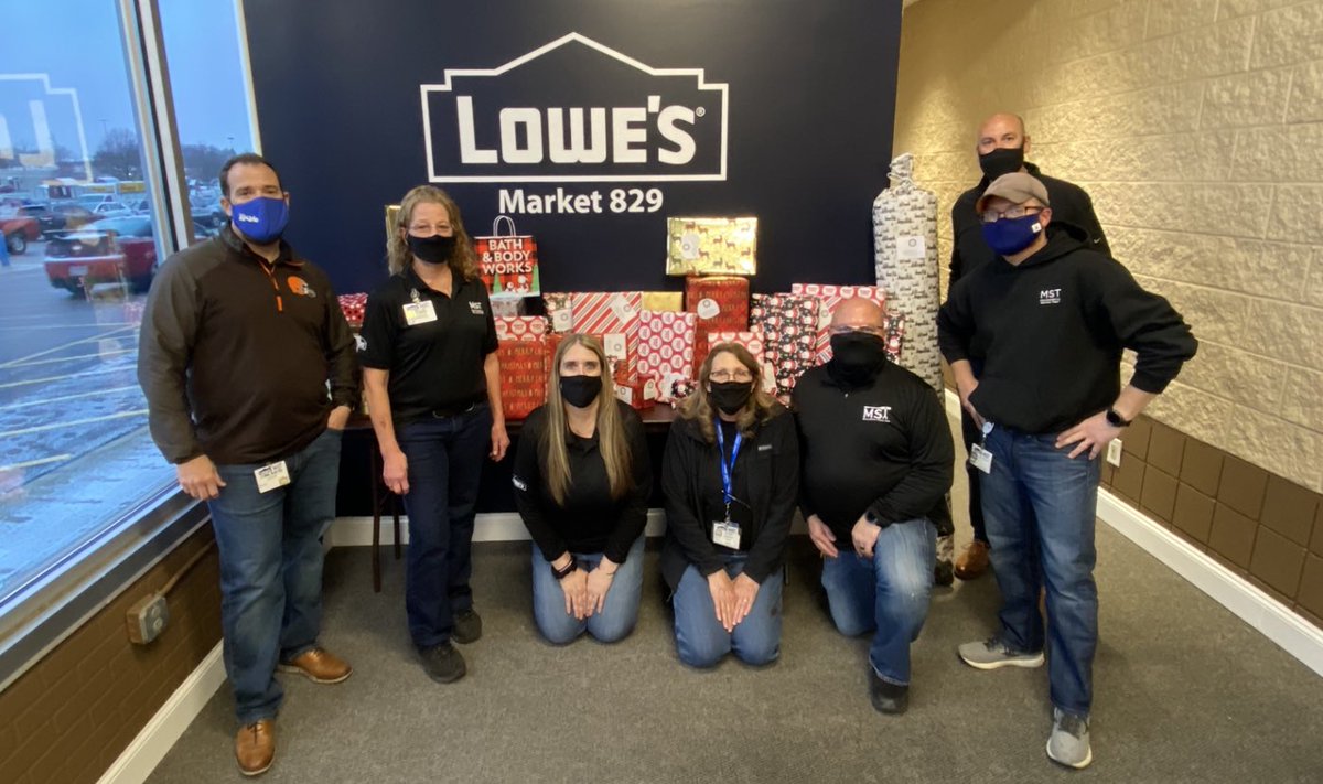 Thankful for my MST group that cares enough to donate to a great cause and support a family for Christmas. I was able to have a few MSM’s come to the office to wrap the gifts. Always a fun time!!!@NestorAndino1 <a href="/neace_jason/">Jason Neace</a> <a href="/ShawnMcpherson/">Shawn McPherson</a> <a href="/KatieEngen/">Katie Engen</a> <a href="/JeremyRinehart6/">Jeremy Rinehart</a>