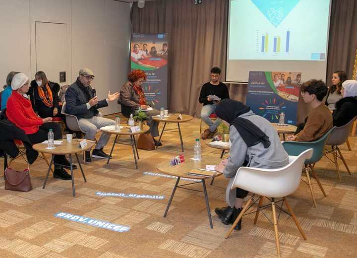 AOCGofficial's tweet photo. La présidente de AOCG Mme Saida a participé à l'événement-debat organisé par @UNICEFMaroc pour presenter les résultats du sondage,en présence des membres du comité participatif des adolescents et jeunes,et des représentantEs de nombreuses institutions civiles et gouvernementales. https://t.co/T5nosVjUcd