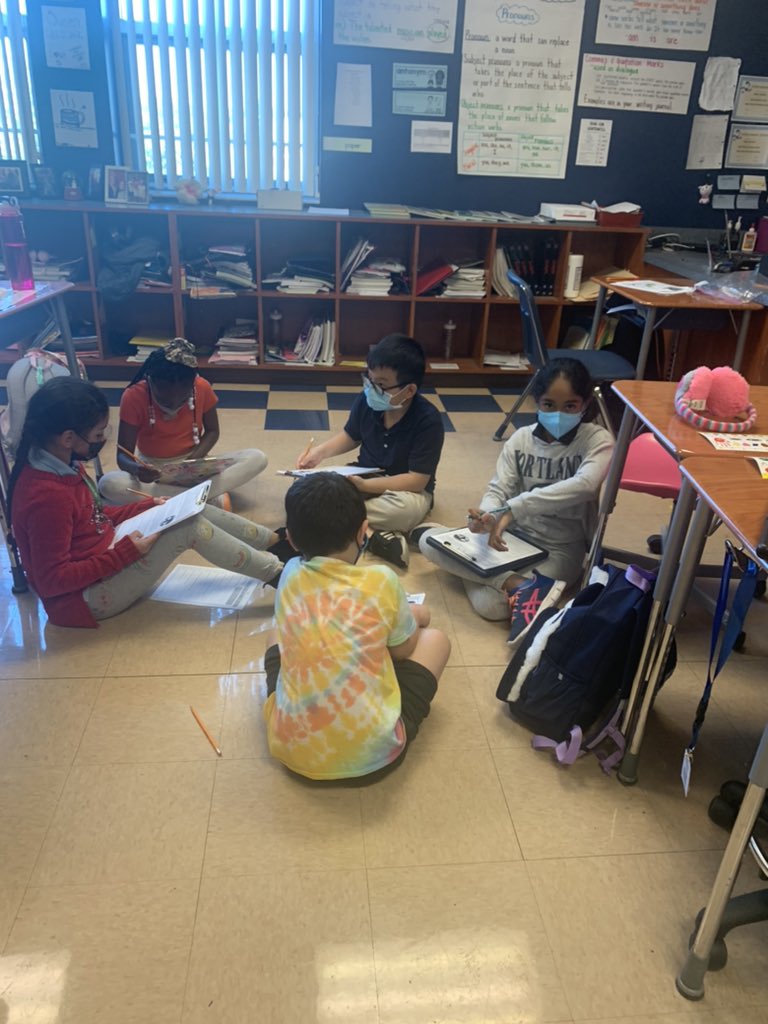 MrsGleicher's tweet photo. Small group reading action today! https://t.co/FDvYYJm6Ev