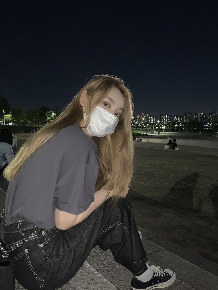 chuusoulthinks's tweet photo. visoul mirror selcas &amp; bestie pics https://t.co/CrBfyifc61
