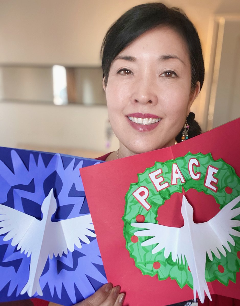 KOKidsBooks's tweet photo. If you're looking for a fun art activity for kids to enjoy over holiday break, check out Creativity School! ✨

Here, you can watch @KathrynOtoshi demonstrate how to create pop-up cards: https://t.co/vpoLYXFcxv https://t.co/Wu0hPZJBhe