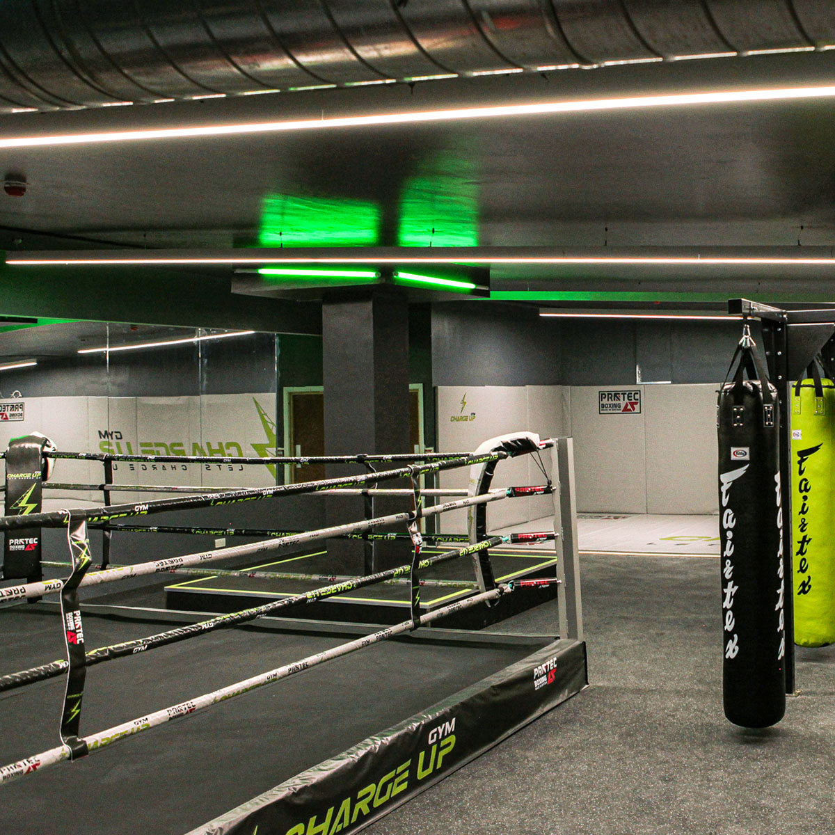 TeamTieu's tweet photo. ⚡️ CHARGE UP GYM⚡️#TeamTieu are now in North! #London! At @charge_up_gym 💪👊 151-153 Charlotte Ct, East Barnet Rd EN4 8QZ 📍 Get booked in!!
#️⃣ 
#teamtieuofficial #teamtieu #teamtieufighter #muaythai #kickboxing #boxing #training #fighter #combatsports #fitness #gym https://t.co/tOvbOnV2Ew