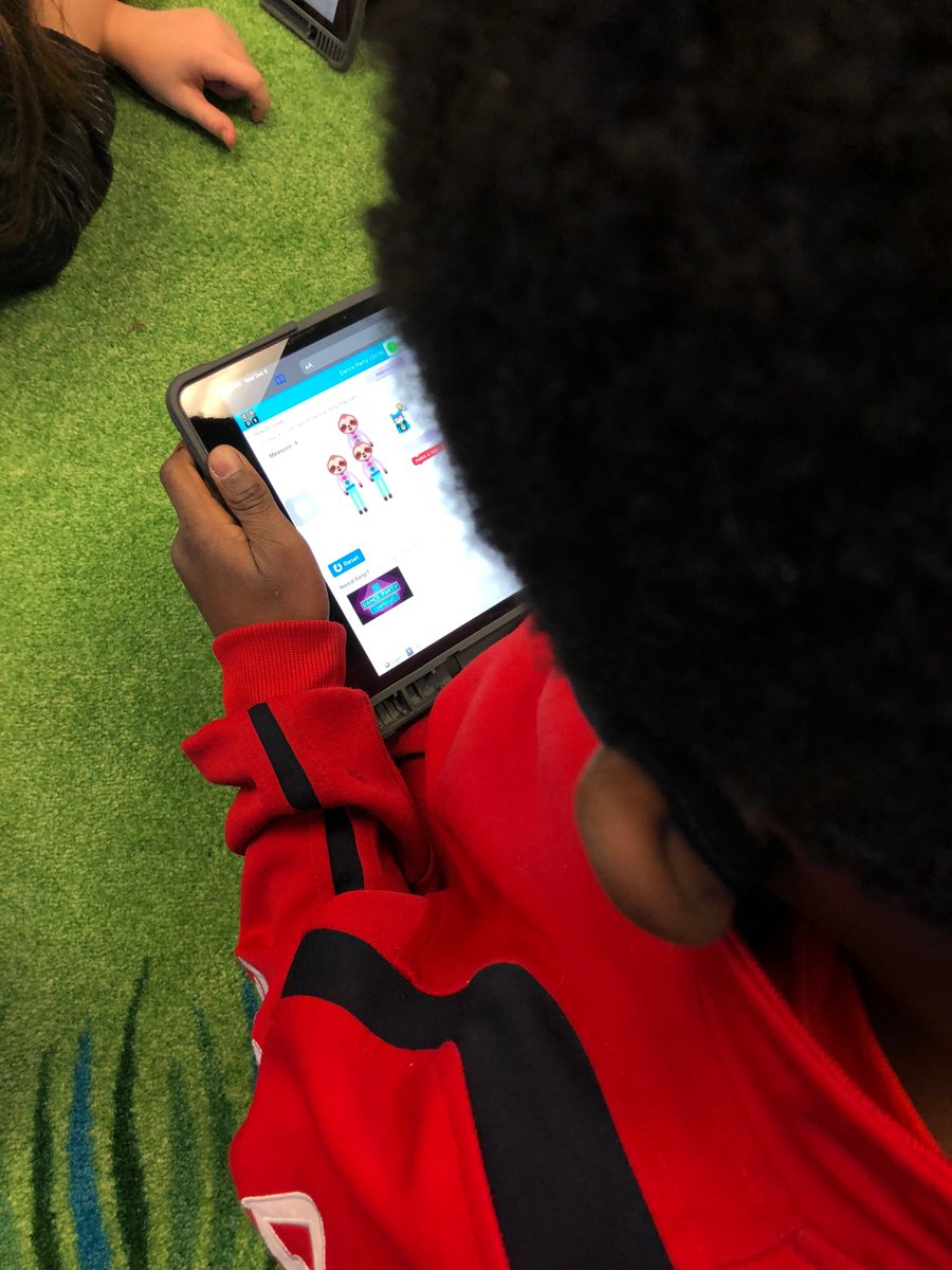 OPStechtrainers's tweet photo. Future computer programmers can be found @OPS_WilsonFocus! #HourofCode on @codeorg and @microbit_edu. #OPSCodes #OPSProud #CSEverywhere https://t.co/qw7yfDSlgZ