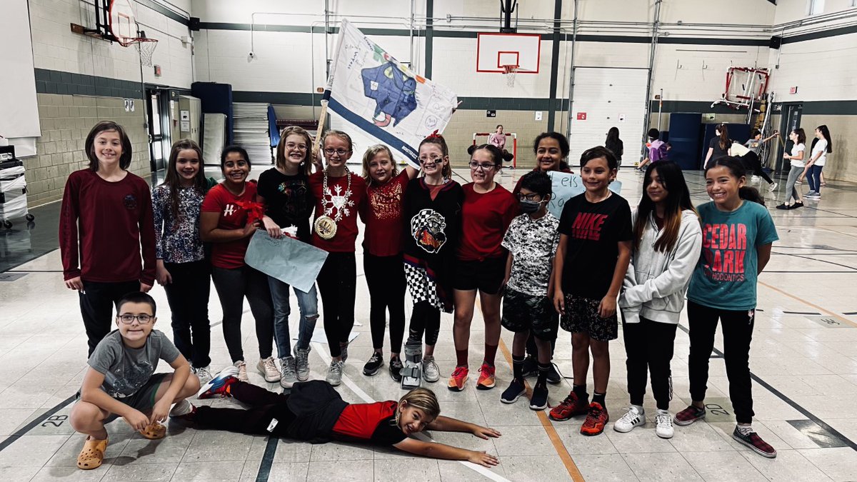 KendallES_PE's tweet photo. Kendall just finished it's first 4th and 5th grade hockey tournament. We are extremely proud of each student.  Congratulations to Ms. Keefe's 5th grade class, and Ms. Posey's 4th grade class.  @BryanBenway  @BoerneISD  @KendallElem @LeechStan @SheleneLivas @KendallElemPTO https://t.co/KgTqkl2F3h