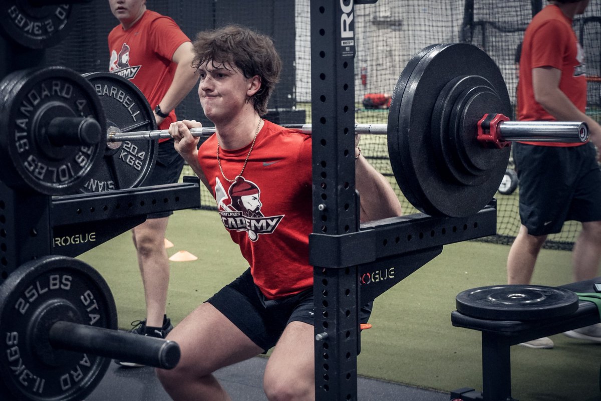 LumberjackPerf's tweet photo. I’m not telling you it’s going to be easy, I’m telling you it’s going to be worth it.
-
#glperformance #triphasictraining #strengthandconditioning #strength #weightlifting #gym #weights #strong #work #offseason #weightroom #functionaltraining #strengthtraining #trainharder https://t.co/EiyFN1Hu4d