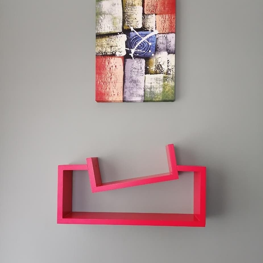 EltukoM's tweet image. The race to decorate homes for the holidays is on. Styled by others, you too can style your space to suit your taste. Try this. Now GHS176 for either black or red set. 

#wallmounts #salesalesale #eltukomall #diy #floatingshelves
