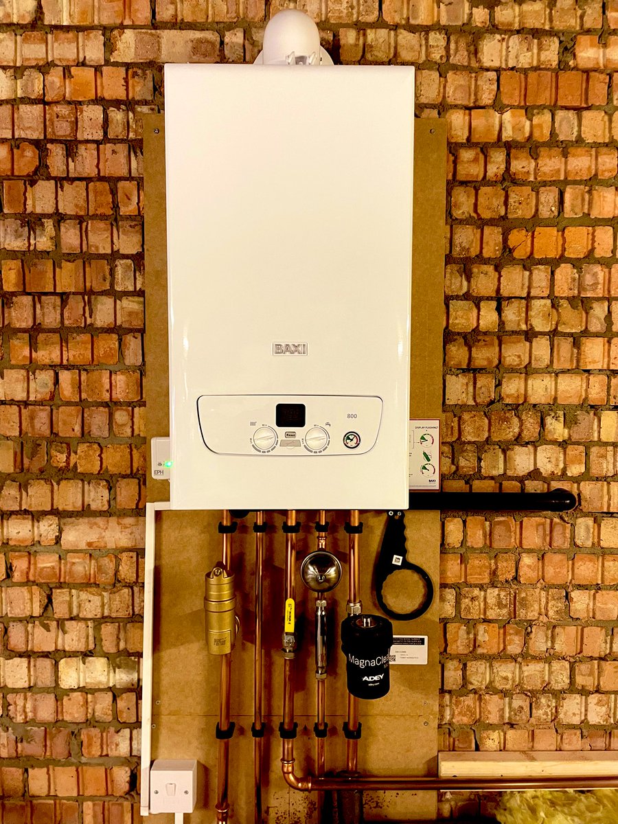 @AndrewGoldson Goldiefather tweet media