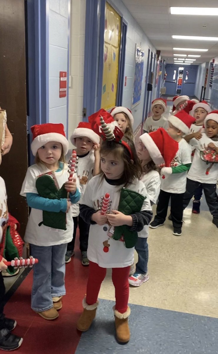 PutnamWVSchools's tweet photo. Miss Susie’s Pre-K class spread holiday cheer at Conner Street! #CSELeaders sang some holiday favorites for CSE classes and showed their artistic abilities with their reindeer shirts! Way to go, Braves! 🎄 #PutnamProud https://t.co/9KBXGg6TPy