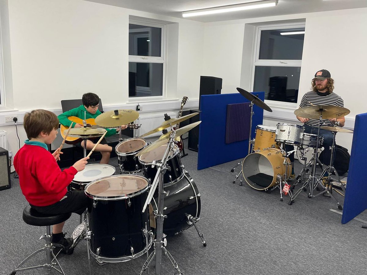 WrexhamSounds's tweet photo. EXCITING NEWS!!!
We delivered our first set of music lessons last week! The lessons covered basic drumming techniques and our learners are making great progress and having lots of fun!
#wrexhamsounds #musiclessons #drums #guitar #drummingtechniques https://t.co/umuoHX7Cig