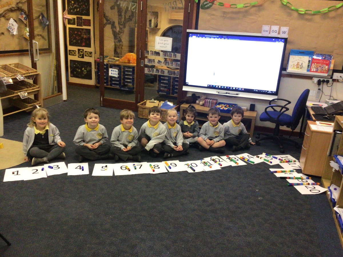 blueclassckis's tweet photo. Wowee! We put the number line in order and put the correct amount of blocks alongside the numerals 👍 https://t.co/o7ss3gTrz6
