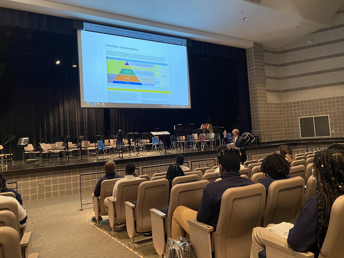 STEAMAcademyMSB's tweet photo. Thanks to Mr. Modde from Edward Jones for presenting to Mr. Love’s class on investment fundamentals! #STEAMHigh
#NextGenStem
#FergFlorSchools
#iamFergFlor https://t.co/3nmjexEhnS