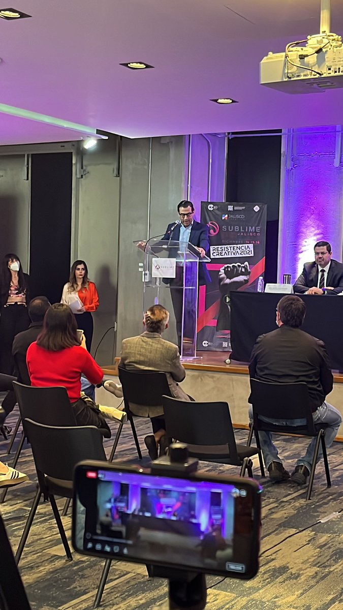 La industria creativa en Jalisco, un referente para el crecimiento de las empresas dedicadas  al entretenimiento. Unas palabras dadas por @Esteban_Zapopan Director General de la Agencia Estatal de Entretenimiento, entérense de más en nuestra transmisión ⬇️⬇️⬇️